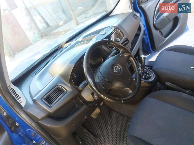 Минивэн Opel Combo 2012 в Ивановке