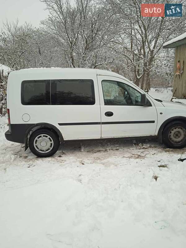 Минивэн Opel Combo 2008 в 