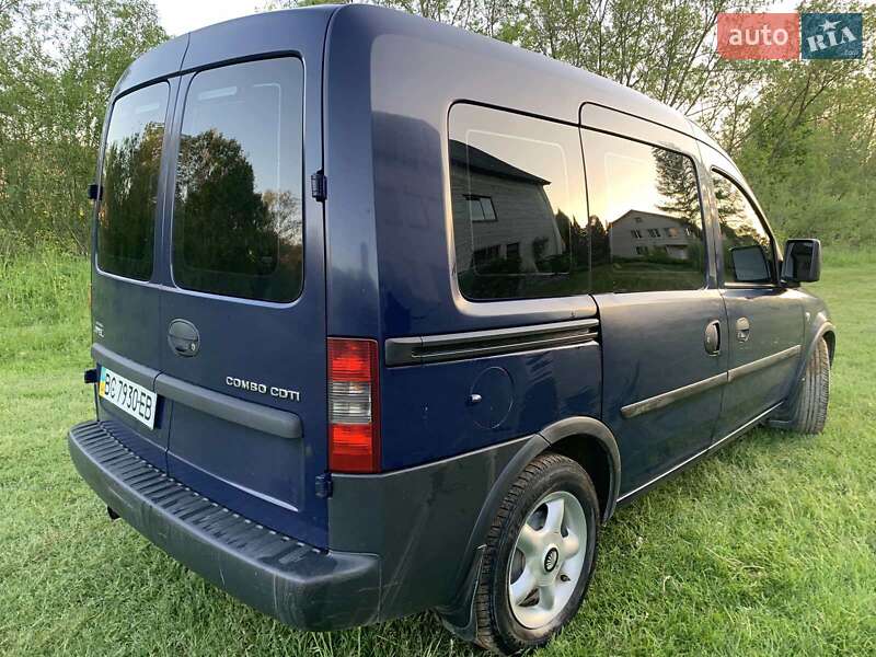 Минивэн Opel Combo 2008 в Турке
