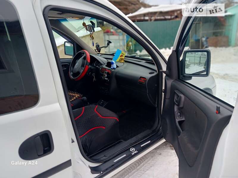 Мінівен Opel Combo 2006 в Бродах
