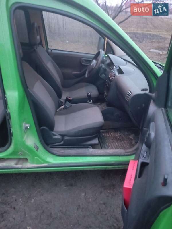 Минивэн Opel Combo 2006 в Брусилове