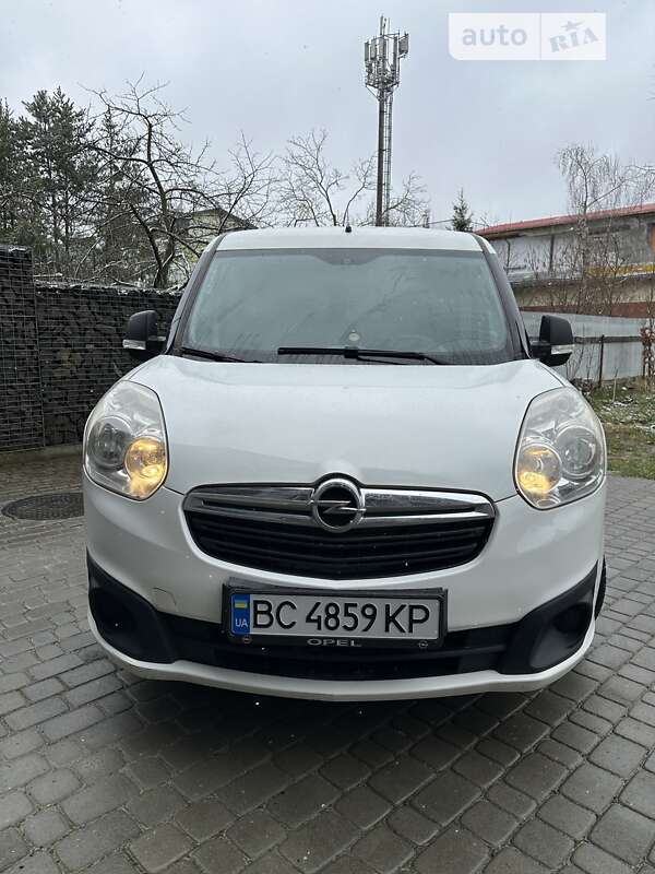 Вантажний фургон Opel Combo 2014 в Львові
