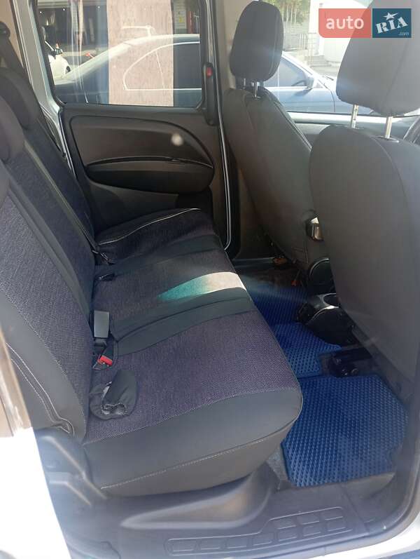 Минивэн Opel Combo 2011 в Черновцах