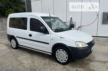 Мінівен Opel Combo 2006 в Вижниці