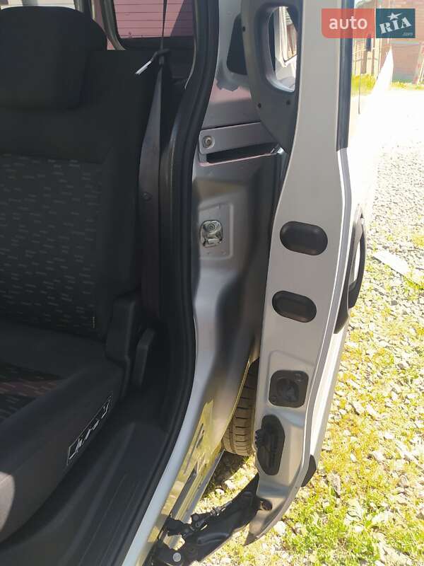 Минивэн Opel Combo 2012 в Виннице