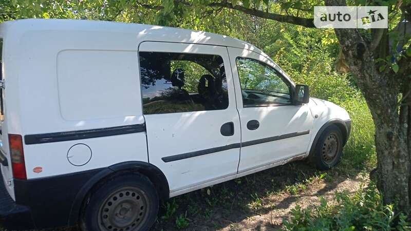 Минивэн Opel Combo 2005 в Ахтырке