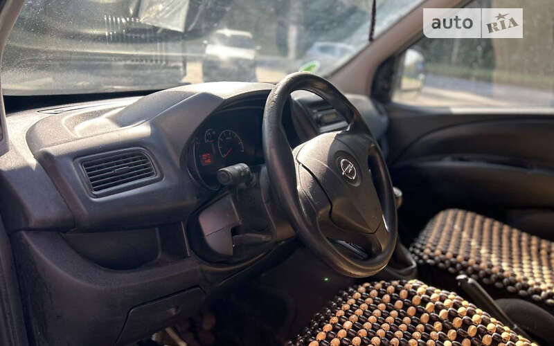 Вантажний фургон Opel Combo 2013 в Чернівцях