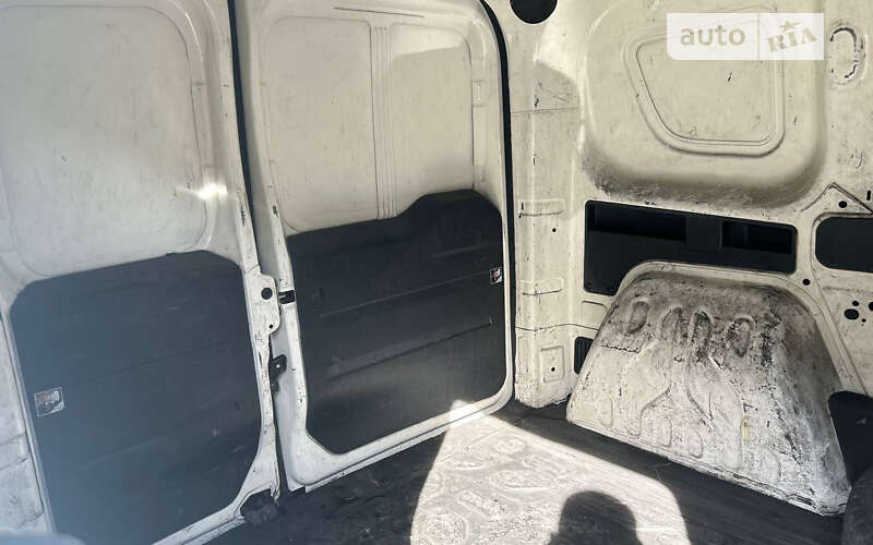 Вантажний фургон Opel Combo 2013 в Чернівцях