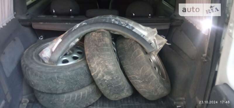 Минивэн Opel Combo 2005 в Остроге