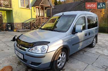 Минивэн Opel Combo 2008 в Ивано-Франковске