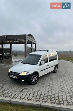 Минивэн Opel Combo 2005 в Шумске