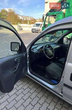 Минивэн Opel Combo 2010 в Долине