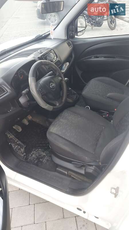 Грузовой фургон Opel Combo 2012 в Ивано-Франковске