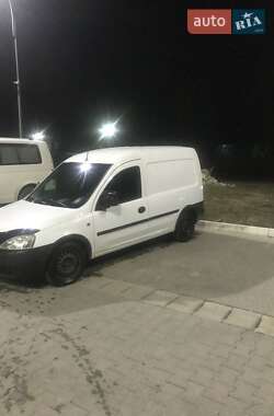 Вантажний фургон Opel Combo 2007 в Чернівцях