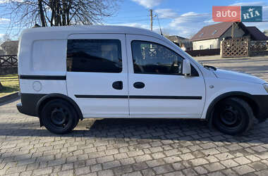 Мінівен Opel Combo 2009 в Брошневі-Облозі