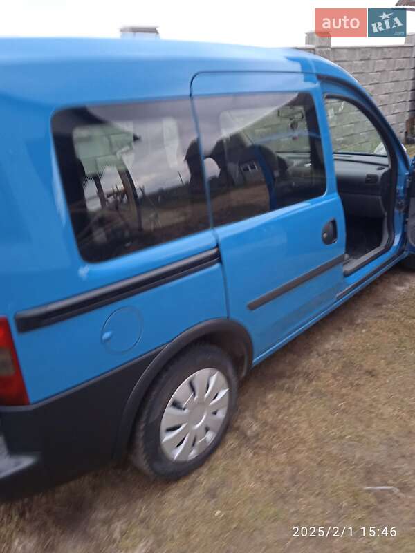 Минивэн Opel Combo 2003 в Березному