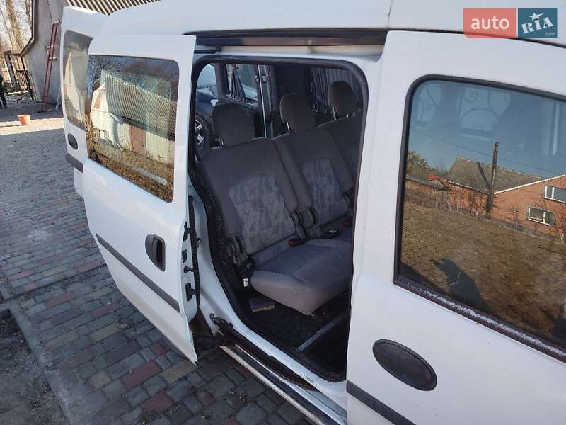 Минивэн Opel Combo 2008 в Старой Выжевке