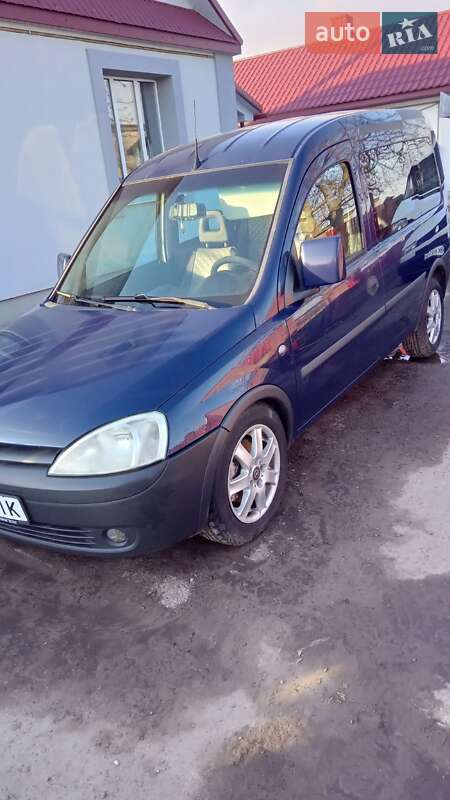 Минивэн Opel Combo 2007 в Гоще