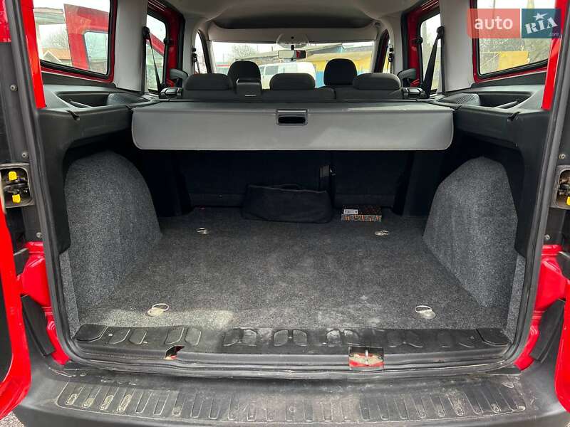 Минивэн Opel Combo 2017 в Ужгороде