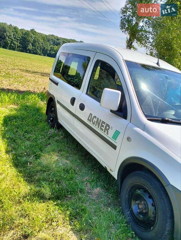 Минивэн Opel Combo 2003 в Маньковке