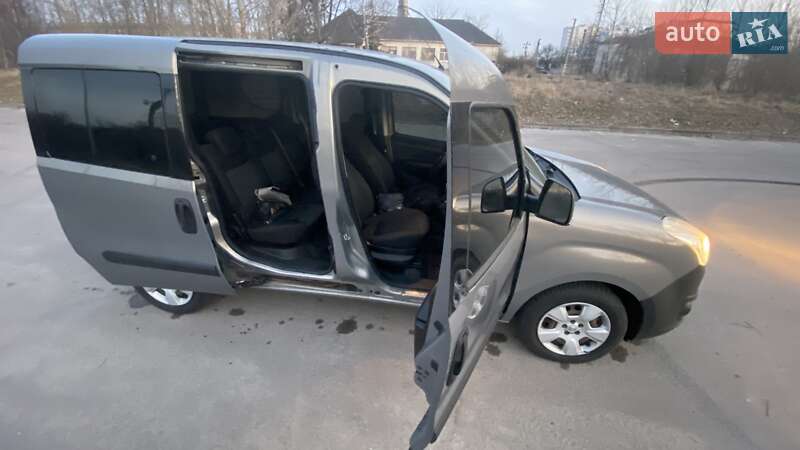 Минивэн Opel Combo 2015 в Киеве