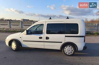 Минивэн Opel Combo 2006 в 
