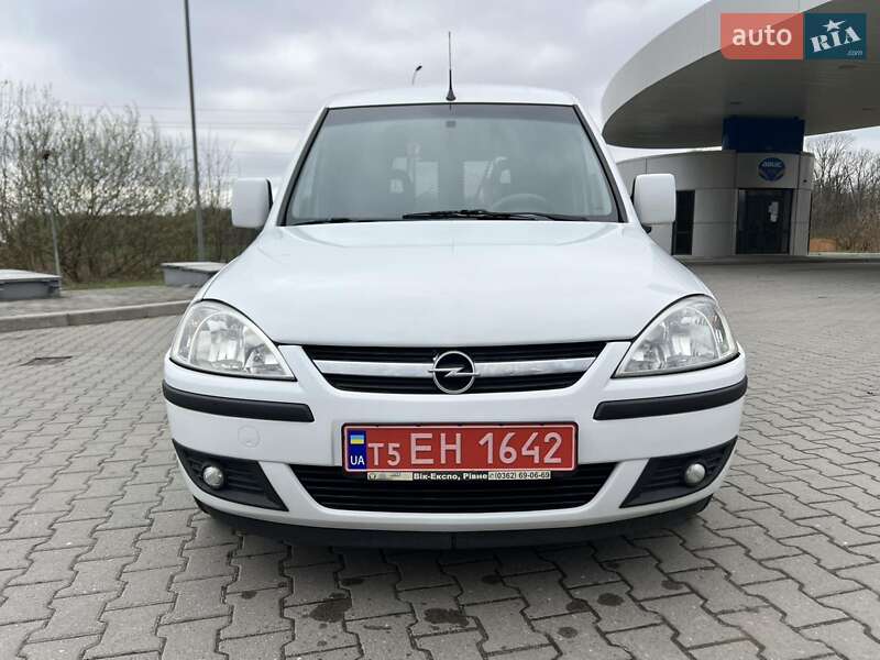 Грузовой фургон Opel Combo 2007 в Красилове