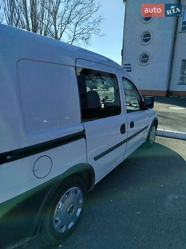 Минивэн Opel Combo 2006 в Измаиле
