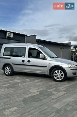 Минивэн Opel Combo 2005 в 