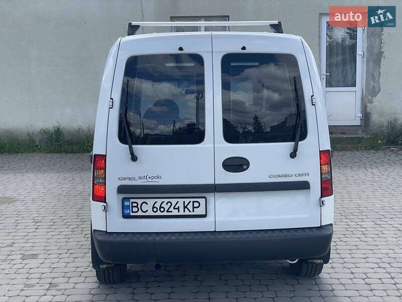 Минивэн Opel Combo 2011 в Дрогобыче