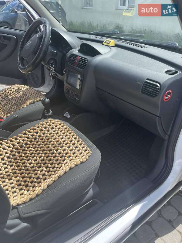 Минивэн Opel Combo 2011 в Дрогобыче