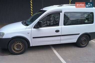 Минивэн Opel Combo 2005 в 