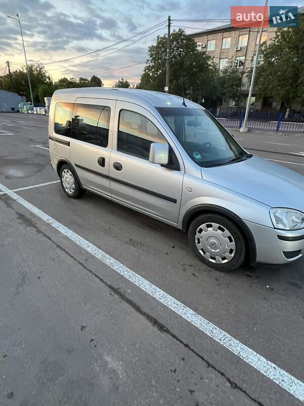 Минивэн Opel Combo 2010 в Житомире