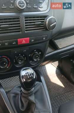 Грузовой фургон Opel Combo 2012 в 