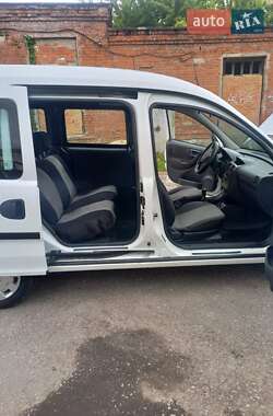 Минивэн Opel Combo 2006 в 