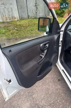 Минивэн Opel Combo 2006 в 