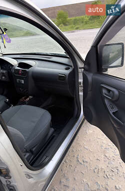 Минивэн Opel Combo 2011 в 