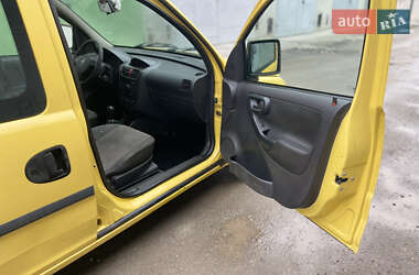 Грузовой фургон Opel Combo 2011 в 