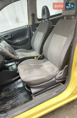 Грузовой фургон Opel Combo 2011 в 