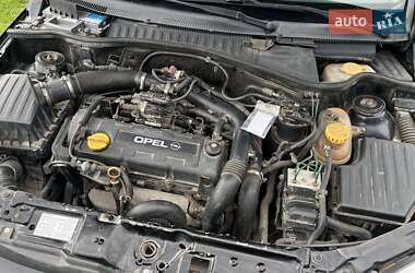 Минивэн Opel Combo 2003 в 
