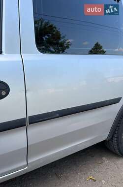 Минивэн Opel Combo 2006 в 