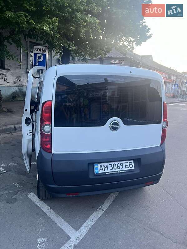 Мінівен Opel Combo 2013 в Житомирі
