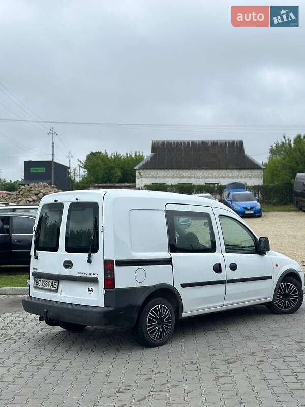 Минивэн Opel Combo 2003 в Шумске