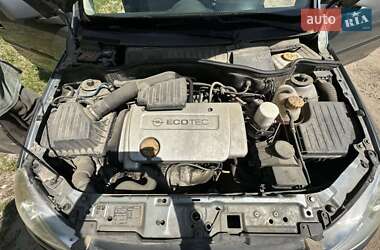 Минивэн Opel Combo 2010 в 