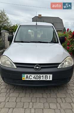 Грузовой фургон Opel Combo 2002 в Луцке
