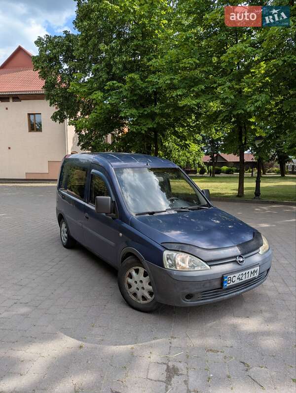 Мінівен Opel Combo 2006 в Брошневі-Облозі
