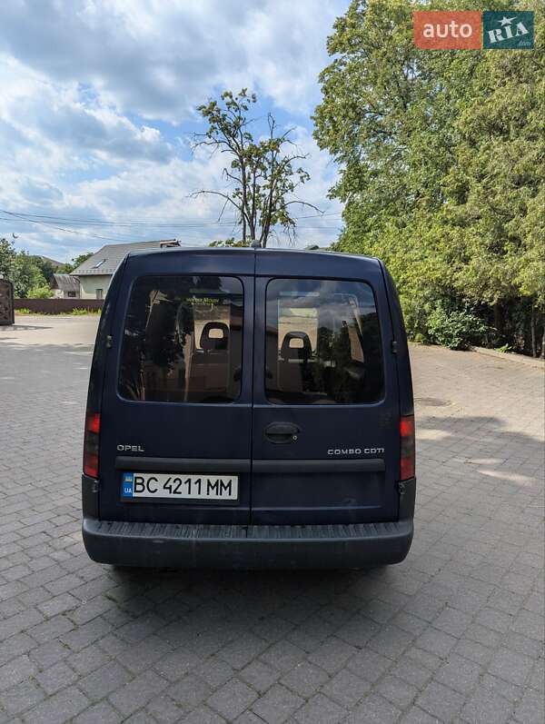 Мінівен Opel Combo 2006 в Брошневі-Облозі