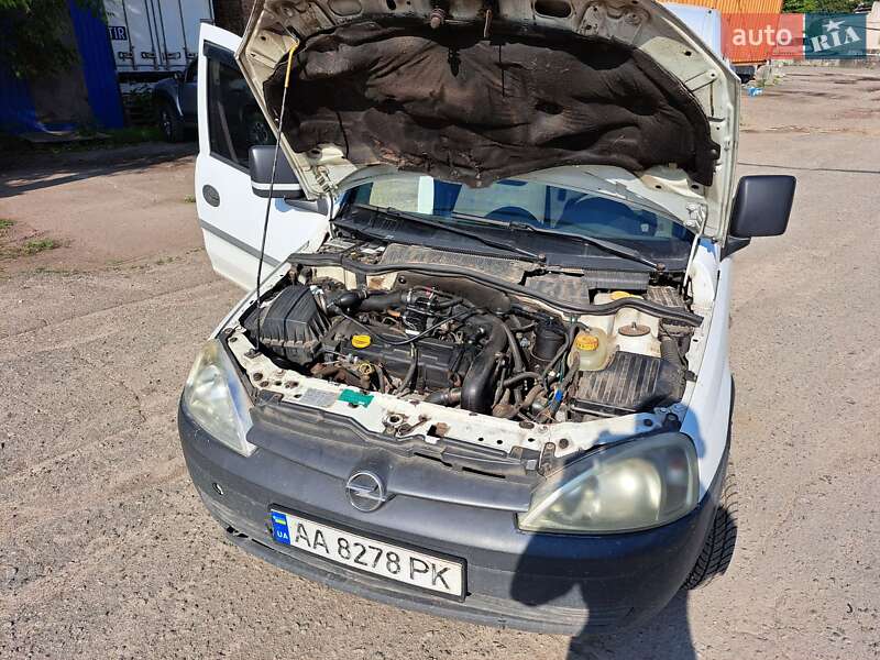 Рефрижератор Opel Combo 2003 в Киеве