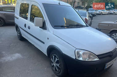 Грузопассажирский фургон Opel Combo 2011 в 