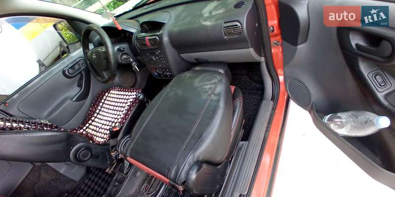 Мінівен Opel Combo 2005 в Пулинах